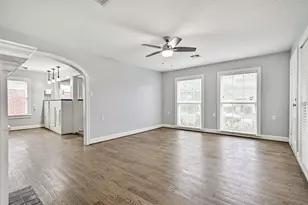 4909 Travis Dr, Galveston, TX 77551 - Photo 9