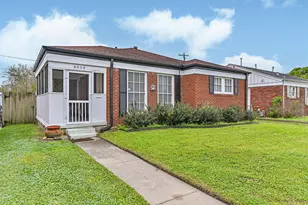 4909 Travis Dr, Galveston, TX 77551 - Photo 1