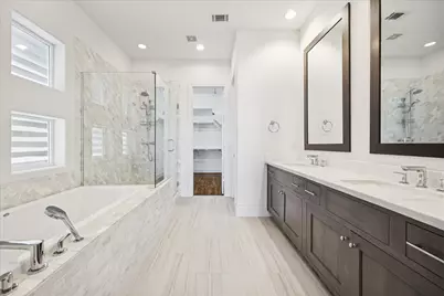 1243 W 15th 1/2 Street, Houston, TX 77008 - Photo 15