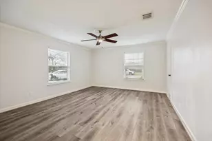 4718 Blanton Blvd, Houston, TX 77092 - Photo 15