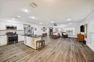 4718 Blanton Blvd, Houston, TX 77092 - Photo 13