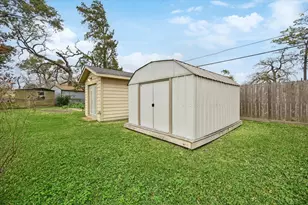 4718 Blanton Blvd, Houston, TX 77092 - Photo 29
