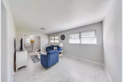 2519 Lazy Lake Drive, Houston, TX 77058 - Photo 5