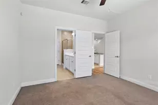 4203 W Bayou Maison Cir, Dickinson, TX 77539 - Photo 9