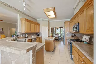 3710 Williams Trace Dr, Bryan, TX 77808 - Photo 13
