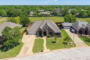 3710 Williams Trace Dr, Bryan, TX 77808 - Photo 9