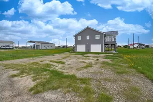 90 Bluefish, Palacios, TX 77465 - Photo 3
