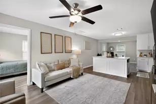 5233 Higgins St, Houston, TX 77033 - Photo 9