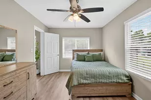 5233 Higgins St, Houston, TX 77033 - Photo 3