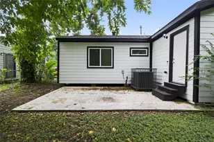 5233 Higgins St, Houston, TX 77033 - Photo 21
