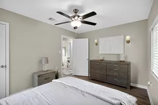 5233 Higgins St, Houston, TX 77033 - Photo 15