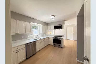 9814 Foxrun Court, Houston, TX 77080 - Photo 9