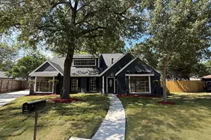 9814 Foxrun Ct, Houston, TX 77080 - Photo 1