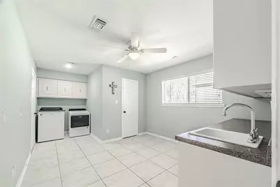 601 S Rivershire Drive, Conroe, TX 77304 - Photo 23