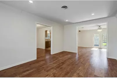 10403 Raritan Drive, Houston, TX 77043 - Photo 3