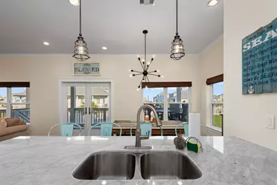11446 Sea Butterfly, Galveston, TX 77554 - Photo 15