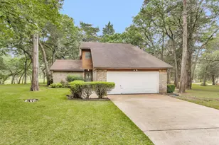 105 Seminole Dr, New Ulm, TX 78950 - Photo 3