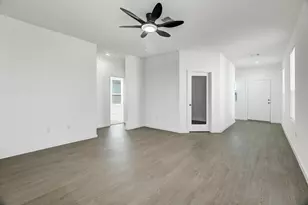 519 Louis Ln, Baytown, TX 77523 - Photo 7
