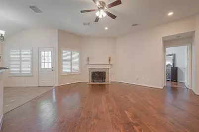 207 Rolling Plains Drive, Sugar Land, TX 77479 - Photo 9