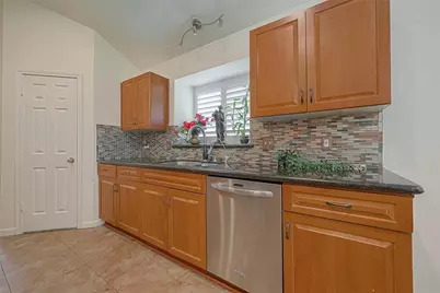 207 Rolling Plains Drive, Sugar Land, TX 77479 - Photo 15
