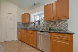 207 Rolling Plains Dr, Sugar Land, TX 77479 - Photo 15