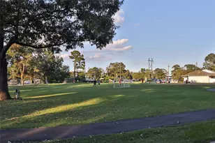 139 April Waters Dr N, Conroe, TX 77356 - Photo 47