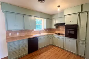 1801 Beazley St, Brenham, TX 77833 - Photo 5