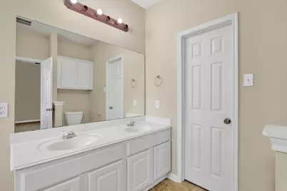 2002 Monarch Hollow Lane, Katy, TX 77449 - Photo 25