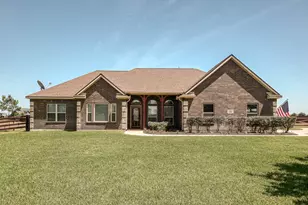 2688 Settler's Way Dr, Sealy, TX 77474 - Photo 1