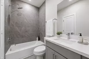 6342 Paddington Bnd Dr, Houston, TX 77008 - Photo 9