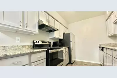 874 Yorkchester Dr #219, Houston, TX 77079 - Photo 5