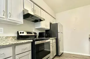 874 Yorkchester Dr, Houston, TX 77079 - Photo 5