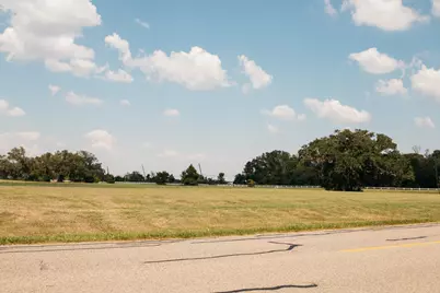 102 Lakeland Circle, Rosharon, TX 77583 - Photo 9