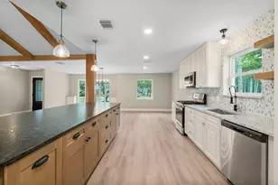 566 Beauregard Dr, Conroe, TX 77302 - Photo 7