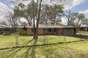 8902 Kentshire Dr, Houston, TX 77078 - Photo 3