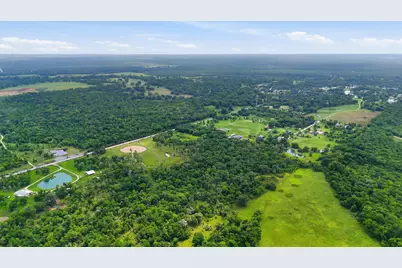 1900 Country Road 30, Angleton, TX 77515 - Photo 9