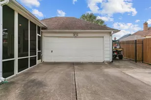 2436 Pebble Beach Dr, League City, TX 77573 - Photo 41