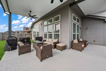8827 W Crescent Lake Circle, Baytown, TX 77521 - Photo 21