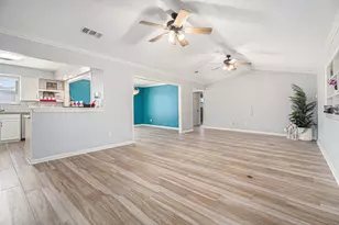 7730 Chantilly Cir, Galveston, TX 77551 - Photo 11