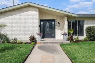 7730 Chantilly Cir, Galveston, TX 77551 - Photo 3