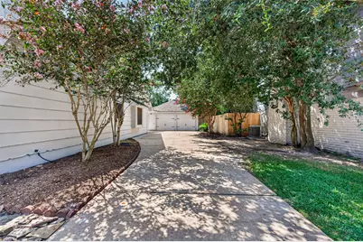 8215 Schaffer Ln, Houston, TX 77070 - Photo 41