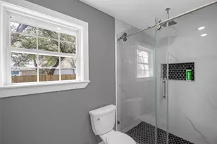 5002 Lelia St, Houston, TX 77026 - Photo 9