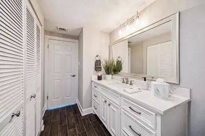 5001 Woodway #1005, Houston, TX 77056 - Photo 31
