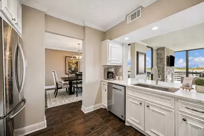 5001 Woodway #1005, Houston, TX 77056 - Photo 15