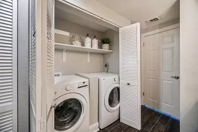 5001 Woodway #1005, Houston, TX 77056 - Photo 33