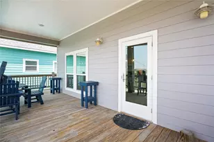 982 S Redfish St, Crystal Beach, TX 77650 - Photo 11