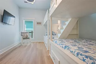 982 S Redfish St, Crystal Beach, TX 77650 - Photo 3