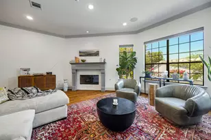 2415 Commonwealth St, Houston, TX 77006 - Photo 3
