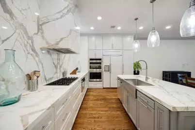 2415 Commonwealth Street, Houston, TX 77006 - Photo 5