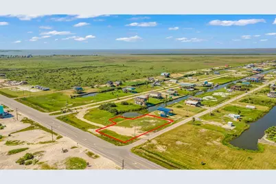 1011 Mabry, Crystal Beach, TX 77617 - Photo 9